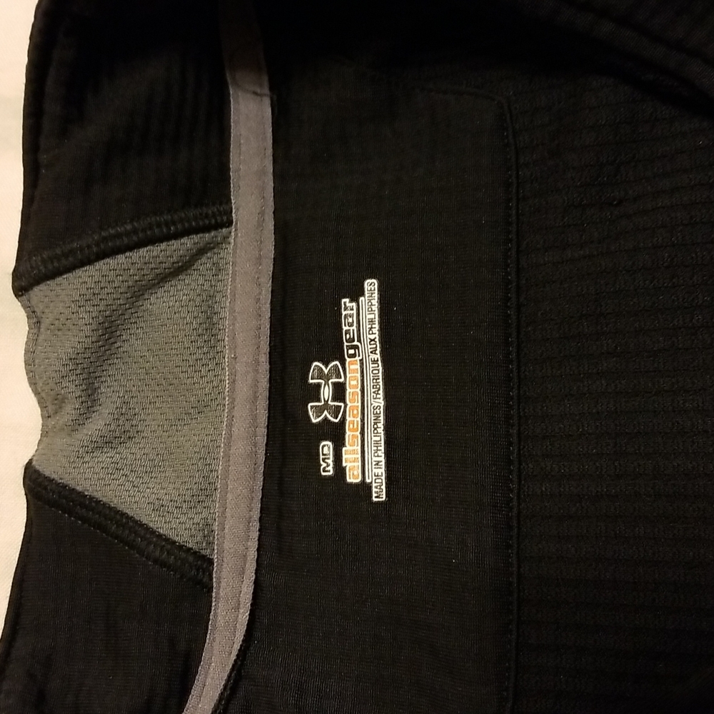Under Armour Black and Gray Quarter zip Medium - Picture 2 of 4